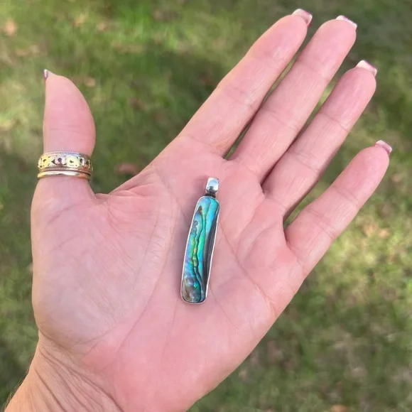 Vintage Sterling Silver Elongated Abalone Shell Pendant - Picture 4 of 16